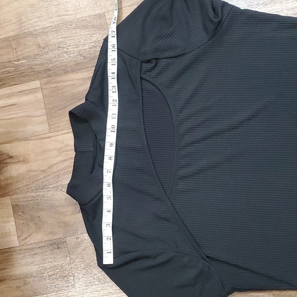 WOMENS COLLARED BLACK TEXTURED KNIT TSHIRT WITH CHEST CUTOUT SIZE 3X - Picture 10 of 11